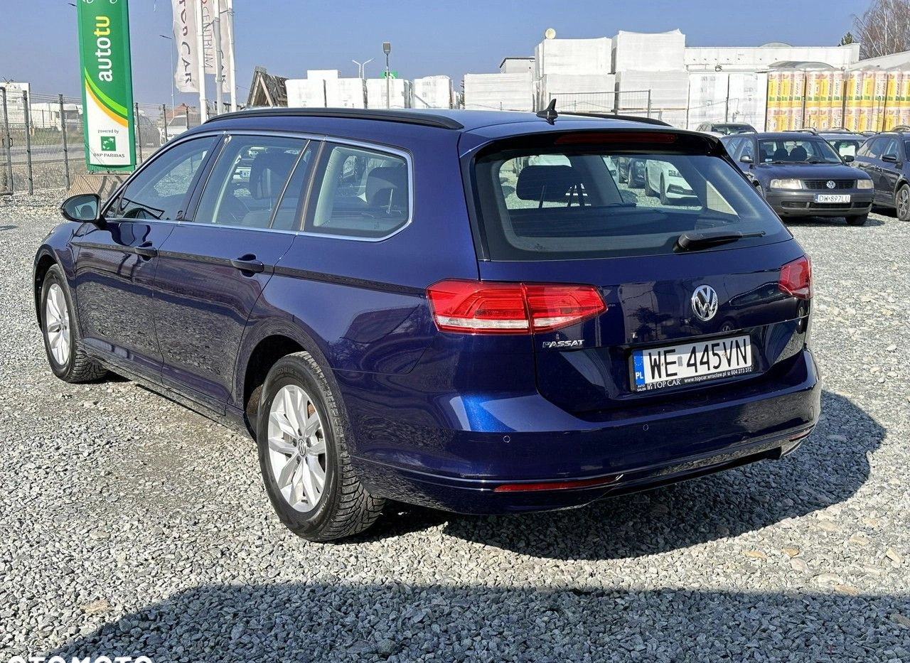 Volkswagen Passat cena 77900 przebieg: 130000, rok produkcji 2019 z Wojkowice małe 301
